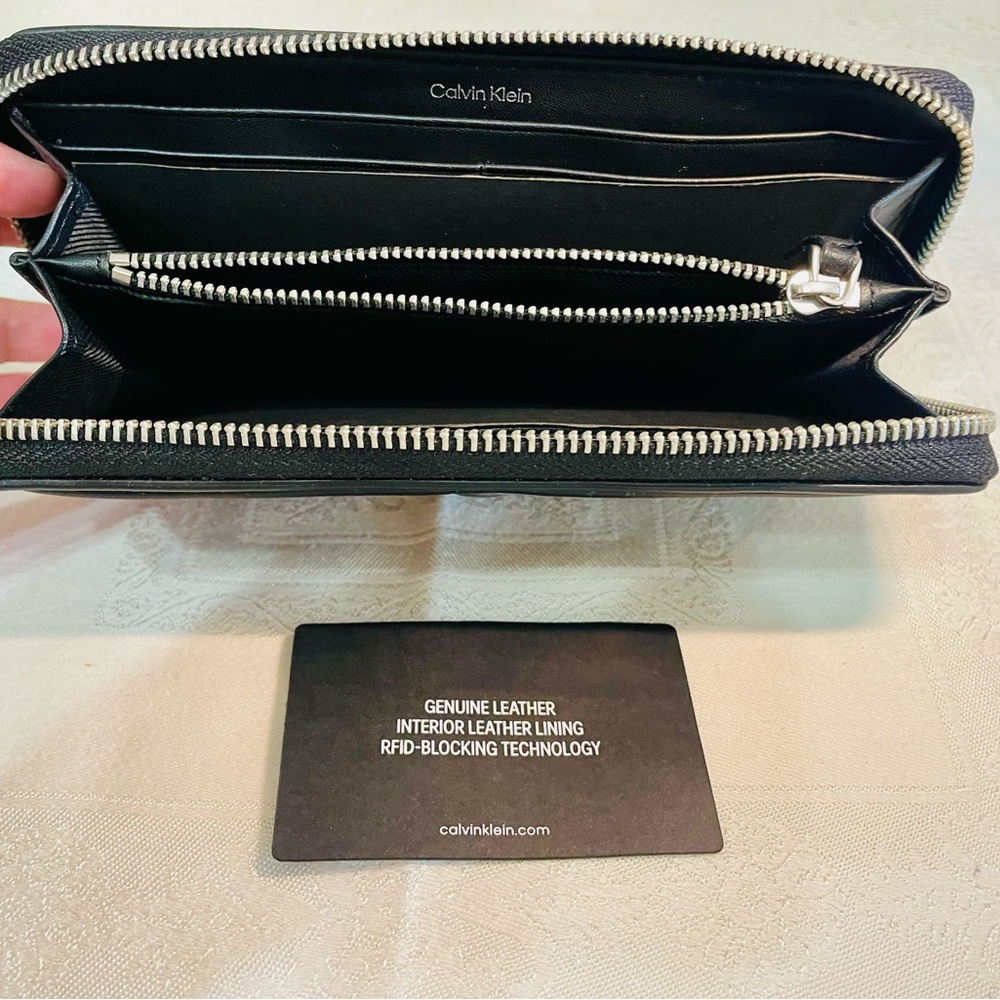 Calvin Klein Genuine Leather RFID Zip Around Wallet – Gray/Black - Picture 6 of 8